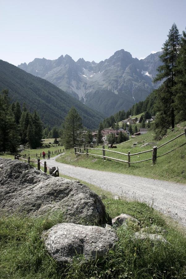 Alpengasthof Crusch Alba Ed Alvetern, S-Charl Скуоль Екстер'єр фото